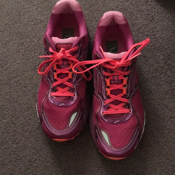 Brooks Shoes - Brooks Ghost